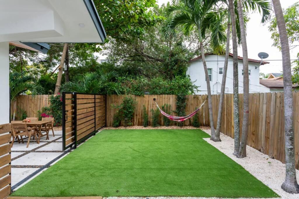 Casa Madeira @ The Heart Of Design District Ferienhaus